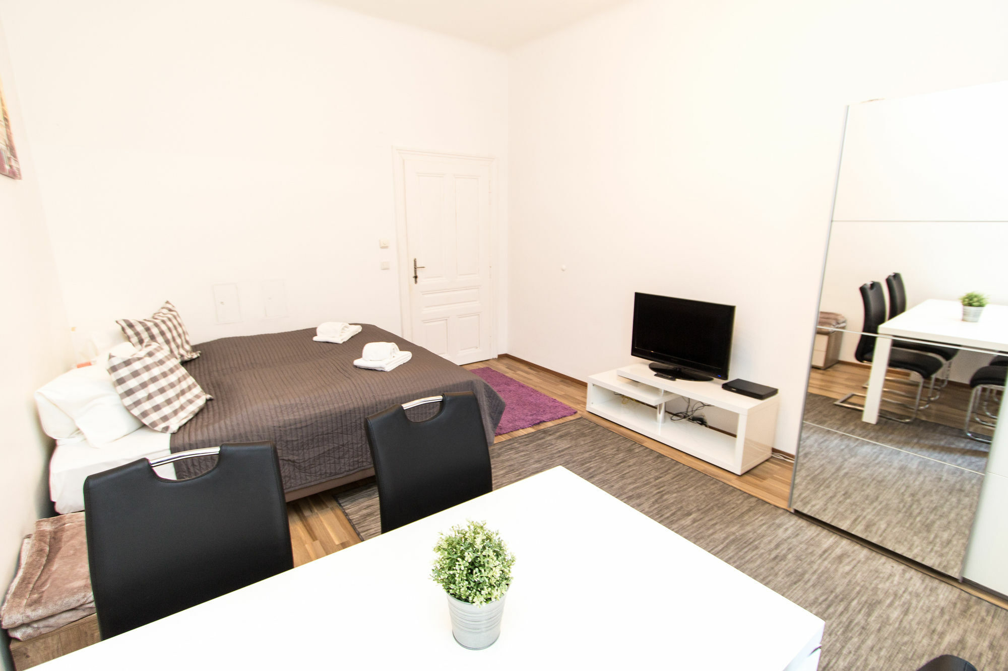 Checkvienna - Johnstrasse Apartamento Exterior foto